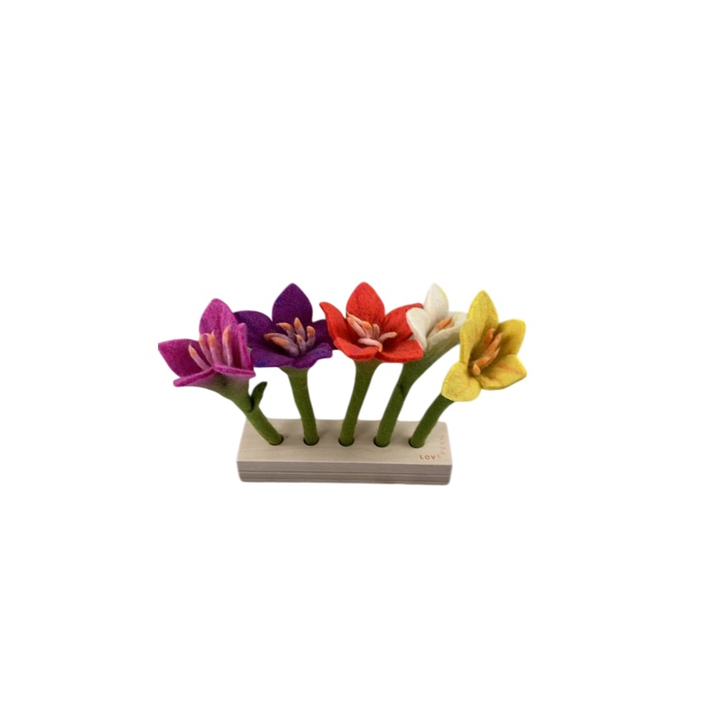 Lovevery Felt Flowers