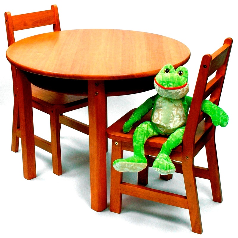Lipper International Child’s Round Table with Shelf & 2 Chairs – Pecan