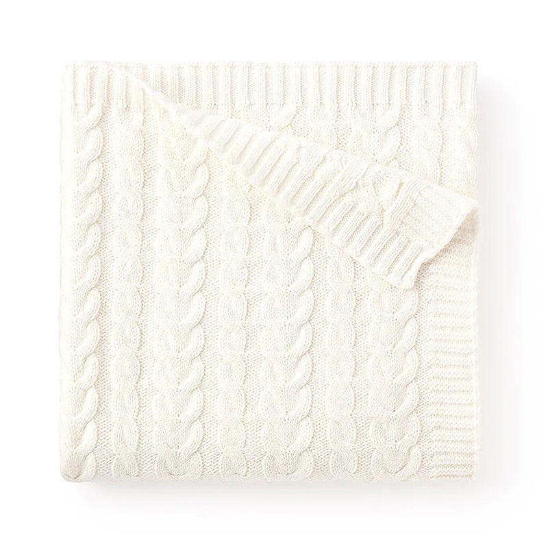 Horseshoe Cable Knit Blanket White