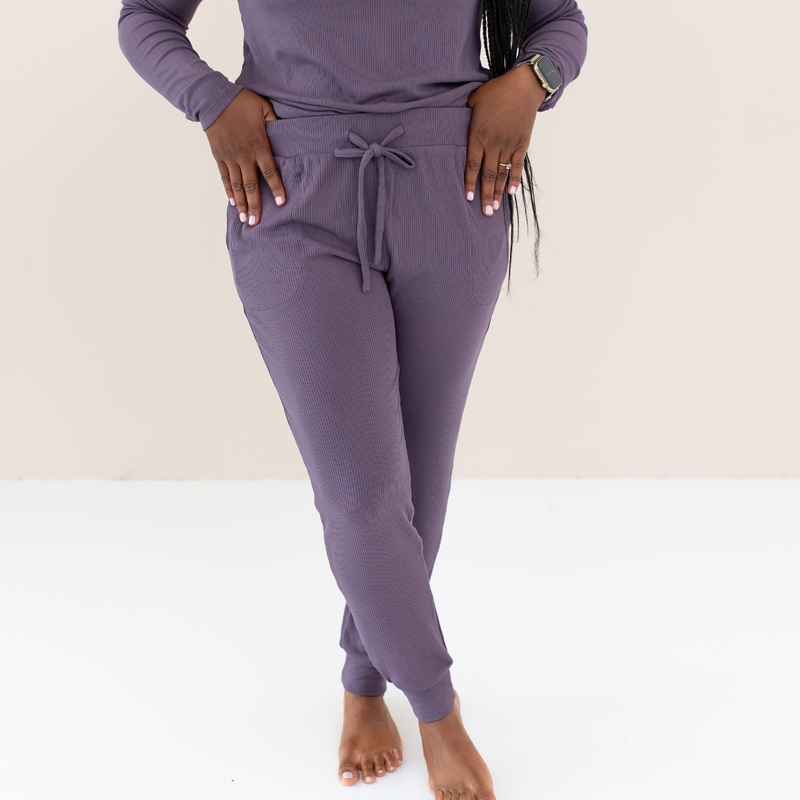 Women’s Ribbed Jogger Pant in Currant