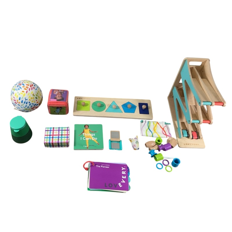 Lovevery The Pioneer Play Kit
