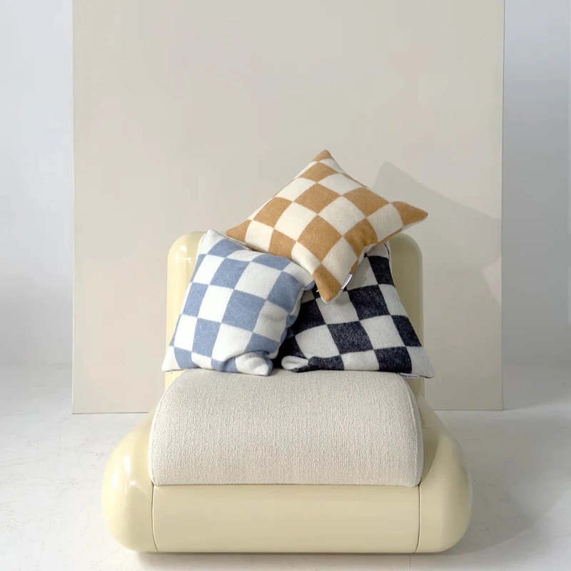Cushion CHECKERBOARD 1.65 x 1.65 ft