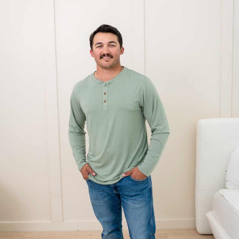 Men’s Long Sleeve Henley Top in Thyme