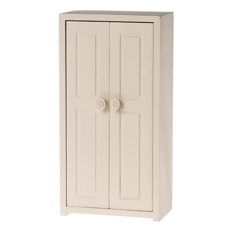 Closet – Cream