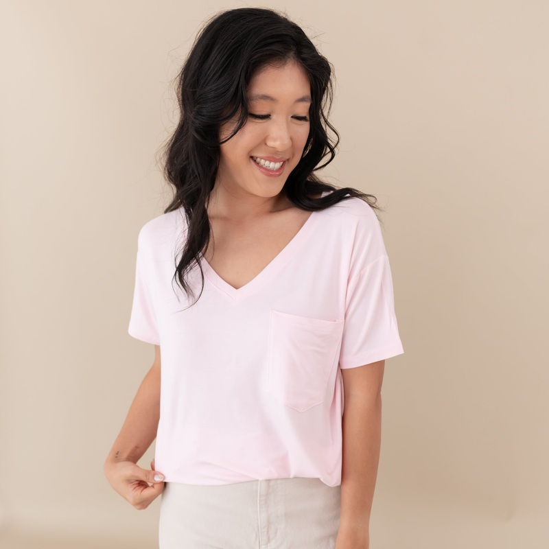Womens Relaxed Fit V-Neck in Sakura